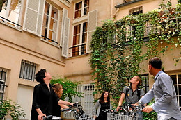Paris Charms Secrets