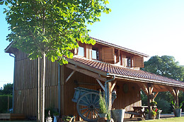 La Roulotte et le Séchoir à Tabac de la Vallée du Lot