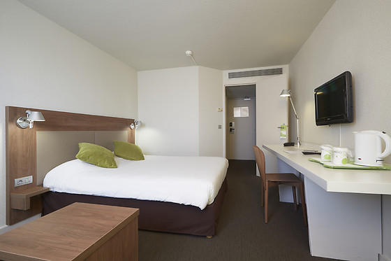 Hôtel Campanile Blanc Mesnil - photo 1