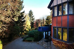 Martin's Manoir ***
